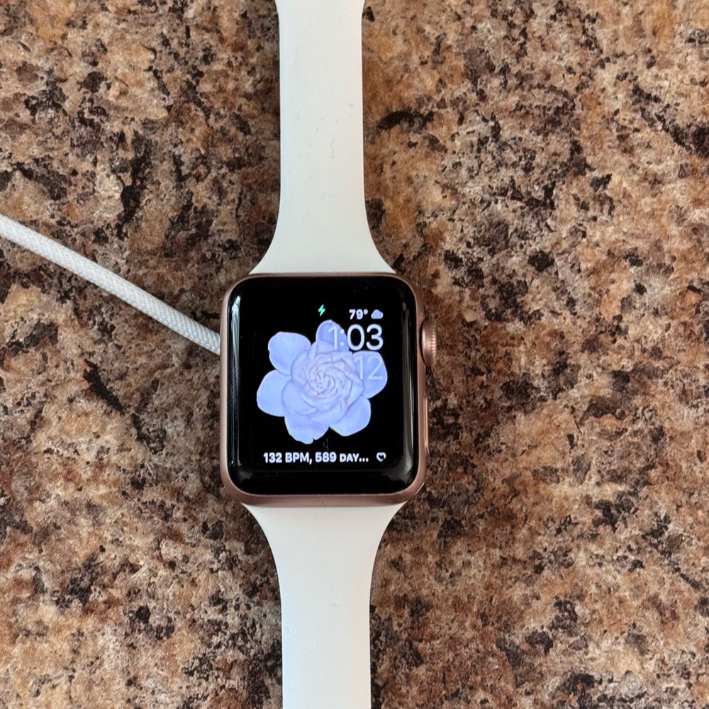 Apple Watch Series 3 — 38mm with White Band
